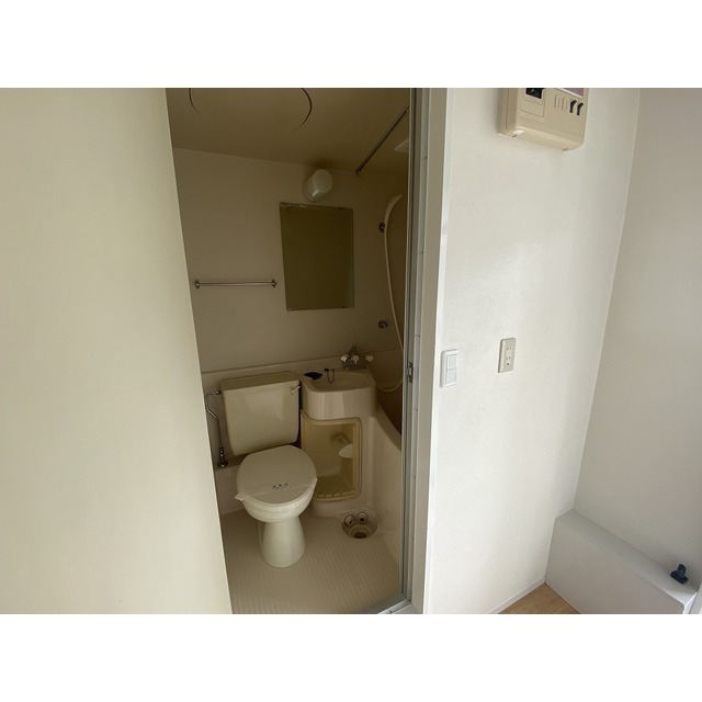 トイレ　バス・洗面・トイレ一緒