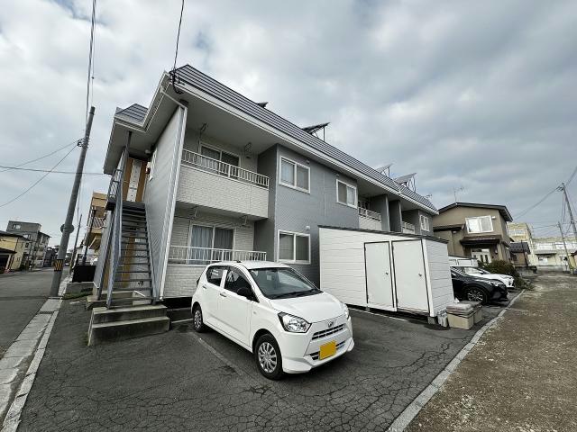 函館市湯川町のアパートの建物外観