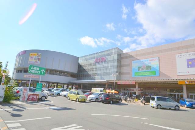 【広島市南区宇品神田のマンションのショッピングセンター】