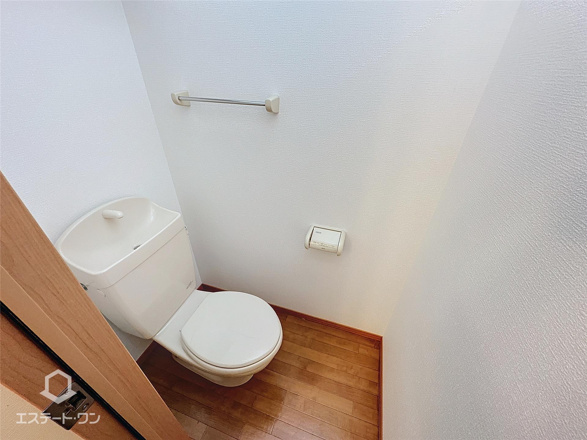 トイレ　洋式の水洗トイレ※ウォシュレット取付ます！