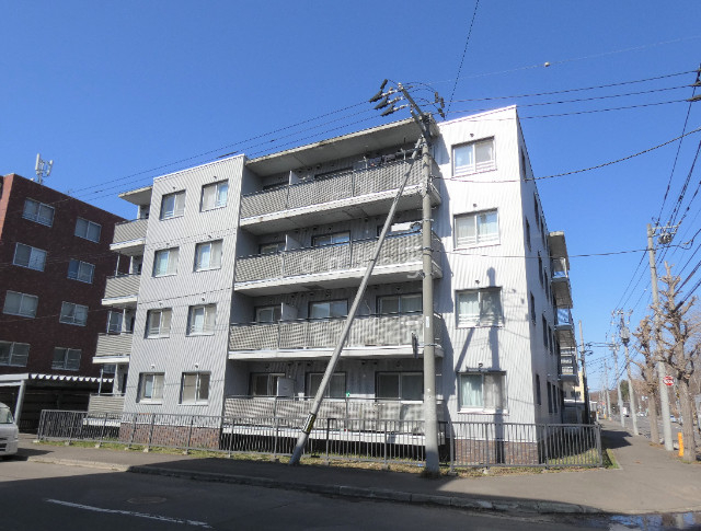 札幌市南区真駒内南町のマンションの建物外観