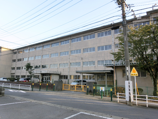 【Ｎ５１ＡＰＡＲＴＭＥＮＴ大垣の小学校】