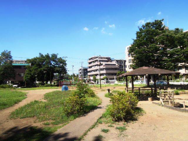 【板橋区高島平のアパートの公園】