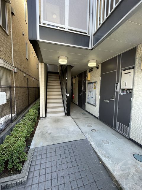 【摂津市正雀本町のマンションのロビー】