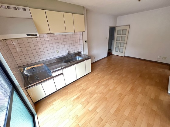 居室・リビング　※別号室のお写真です