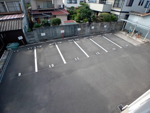 駐車場　駐車場