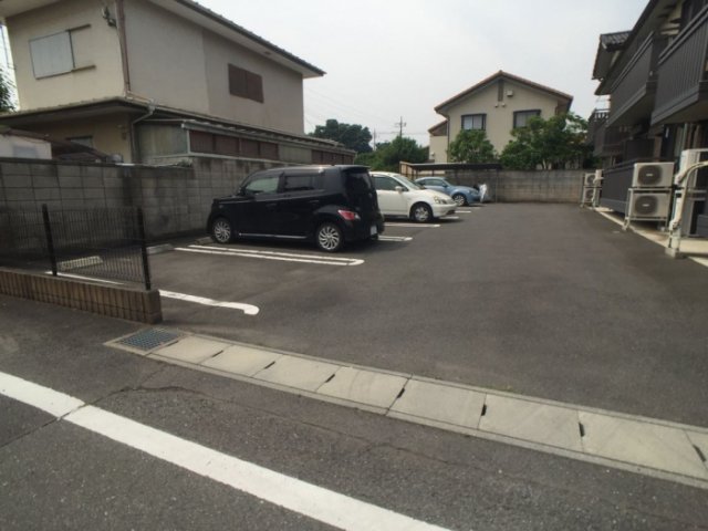 駐車場　ガーデンリーブス