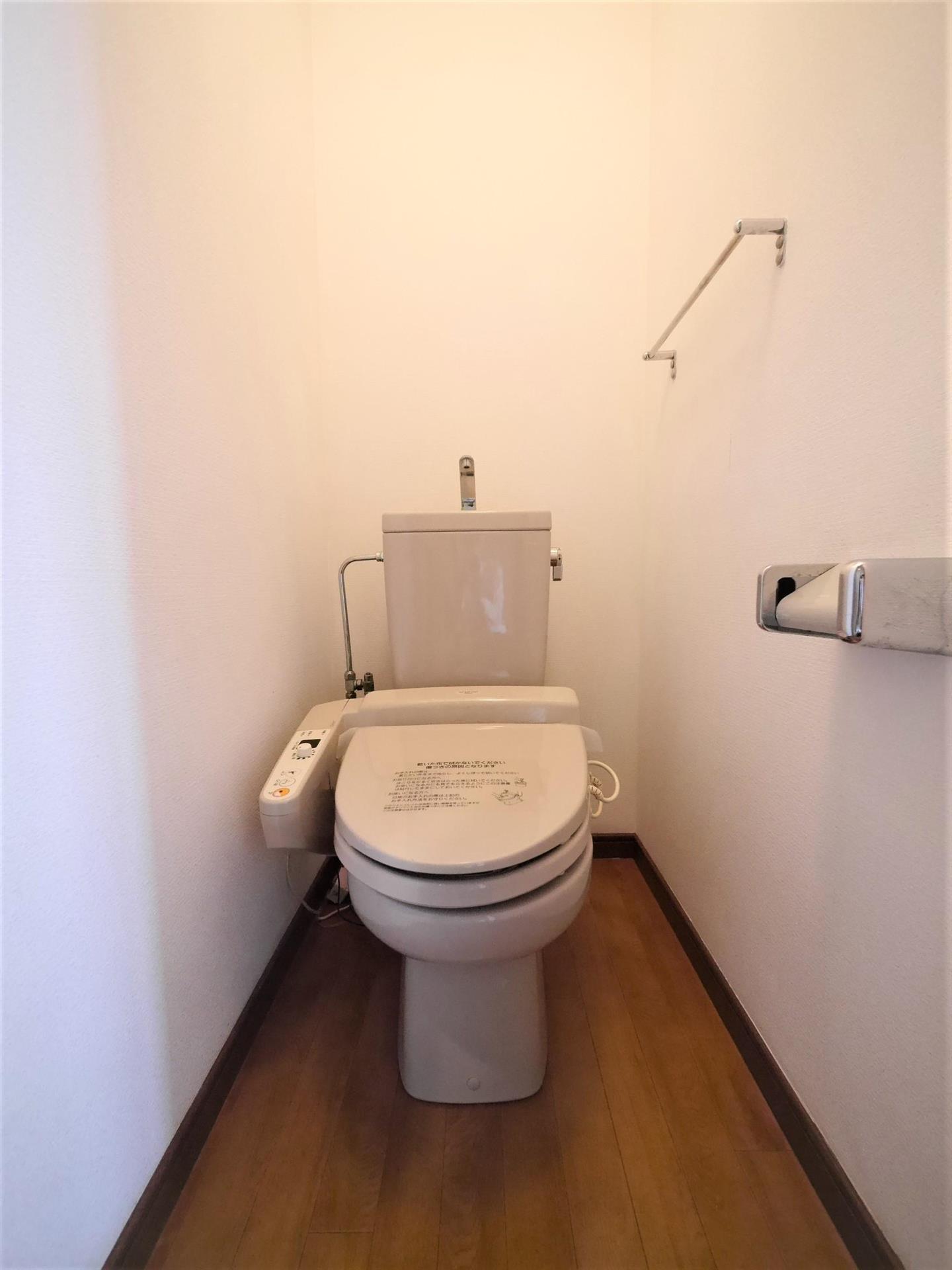 トイレ　※同仕様写真