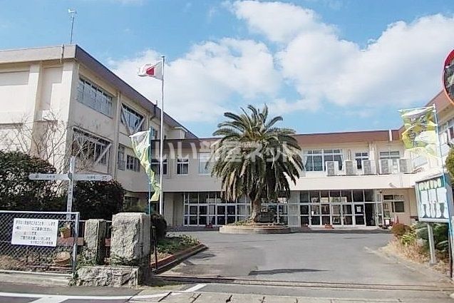 小学校　佐々町立口石小学校（小学校）まで718m