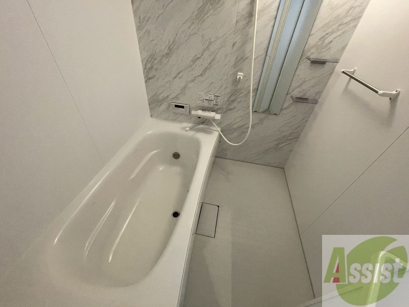 バス・シャワールーム　お風呂になります。一日の疲れを癒してくださいね。