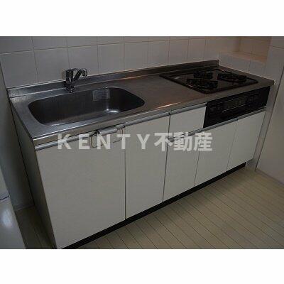 キッチン　コンパクトなキッチンで掃除もラクラク