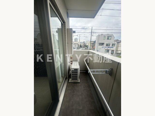 バルコニー　外からの目が気にならないバルコニーで洗濯物が干せます