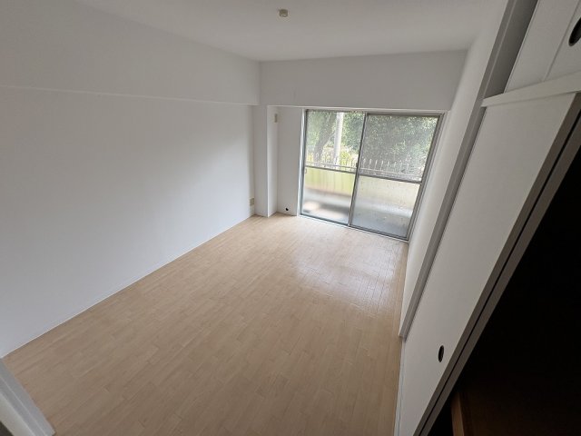 その他部屋・スペース　広くて明るい寝室