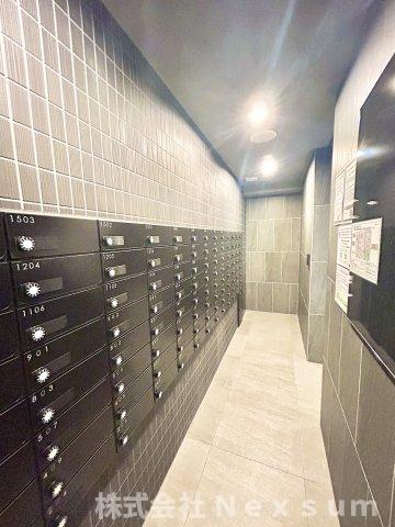 エントランス　落ち着いたエントランスです