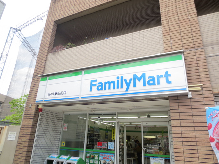 コンビニ　ファミリーマート（コンビニ）まで560m