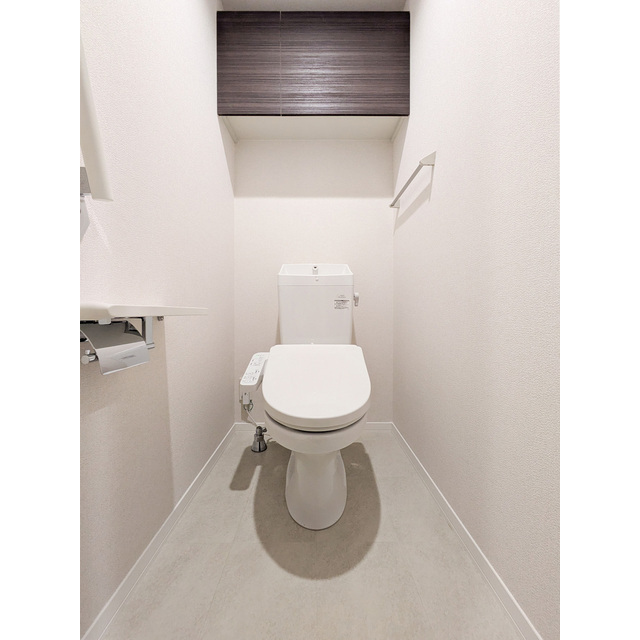 トイレ　多機能便座付きのトイレです♪