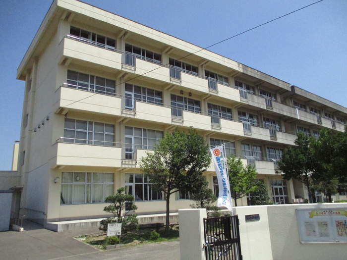 中学校　仙台市立沖野中学校（中学校）まで20m
