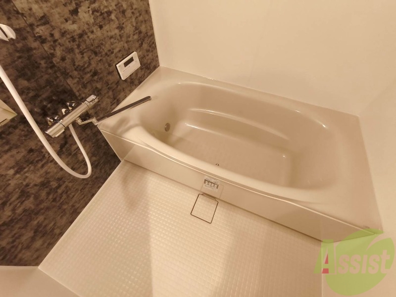 バス・シャワールーム　お風呂になります。一日の疲れを癒してくださいね。