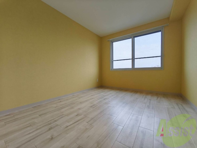 その他部屋・スペース　こちらのお部屋は光が差し込む、温かみのあるお部屋です。