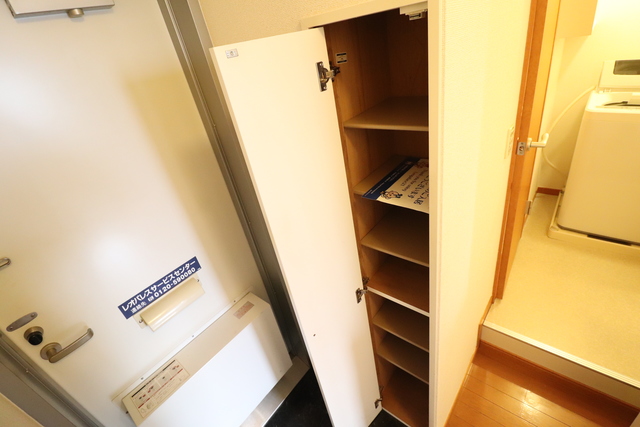 収納　シューズボックス