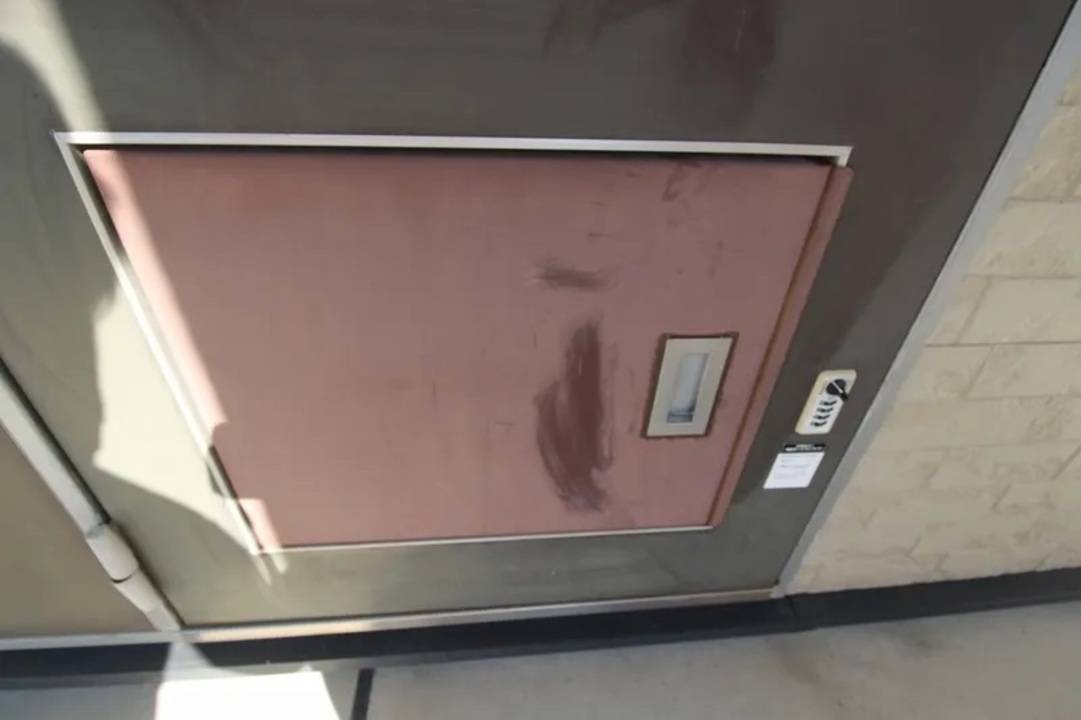 エントランス　宅配ボックス