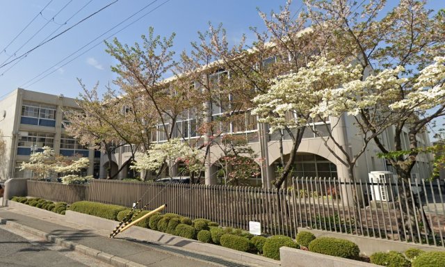 高校・高専　兵庫県立御影高等学校（高校・高専）まで1009m