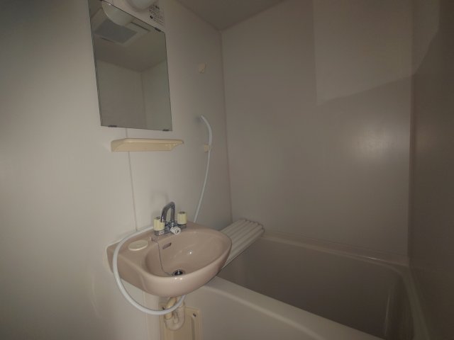 バス・シャワールーム　同物件別室です。