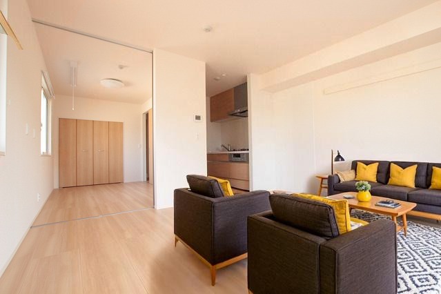 居室・リビング　ＣＧで家具等を配置したもので家具等は含まれません。