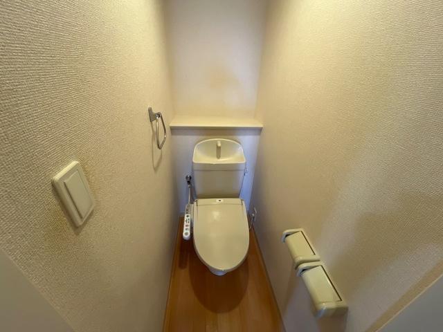 トイレ　ウォシュレット付き♪