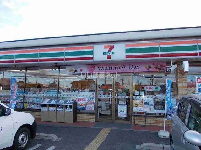 コンビニ　セブンイレブン（コンビニ）まで1076m