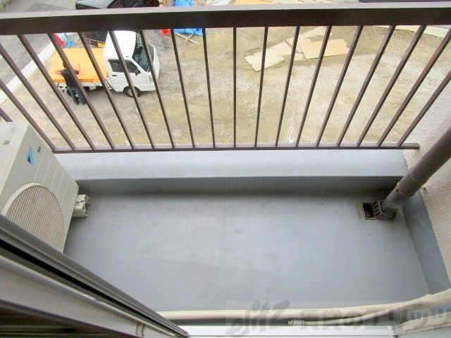 バルコニー　洗濯機置き場