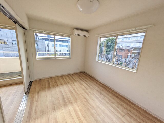 その他部屋・スペース　２面採光で明るい洋室♪