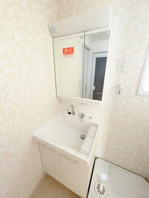 洗面設備　忙しい朝に便利な洗髪洗面化粧台♪