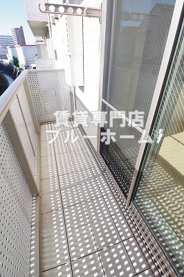 バルコニー　広いバルコニーです！日当たり良好です！