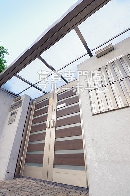 建物外観　３階建ての積水ハウス施工のシャーメゾンです！