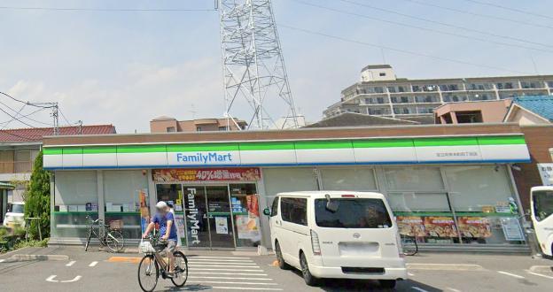コンビニ　ファミリーマート（コンビニ）まで160m