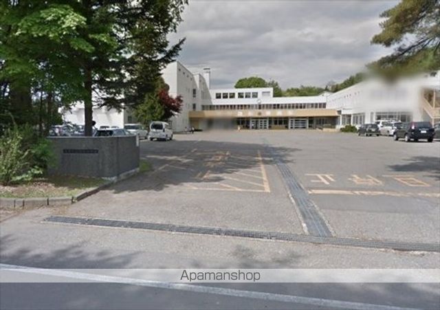 小学校　芽室町立芽室小学校（小学校）まで1046m