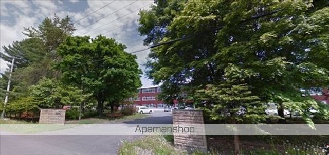 中学校　芽室中学校（中学校）まで1558m