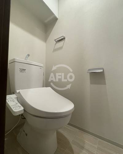 トイレ　スプランディッド難波III　トイレ