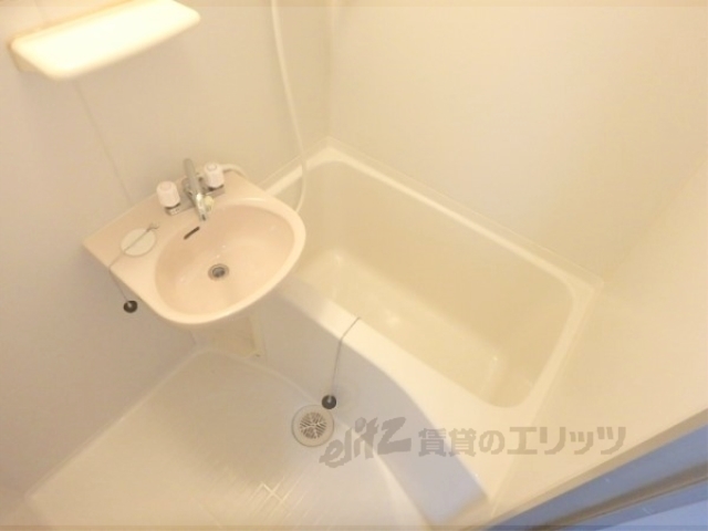 バス・シャワールーム　バス