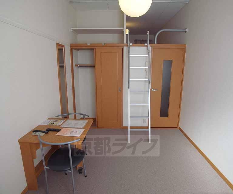 居室・リビング　家具家電が付いてくる。