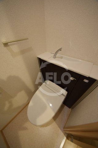 トイレ　プランドール上本町　温水洗浄便座