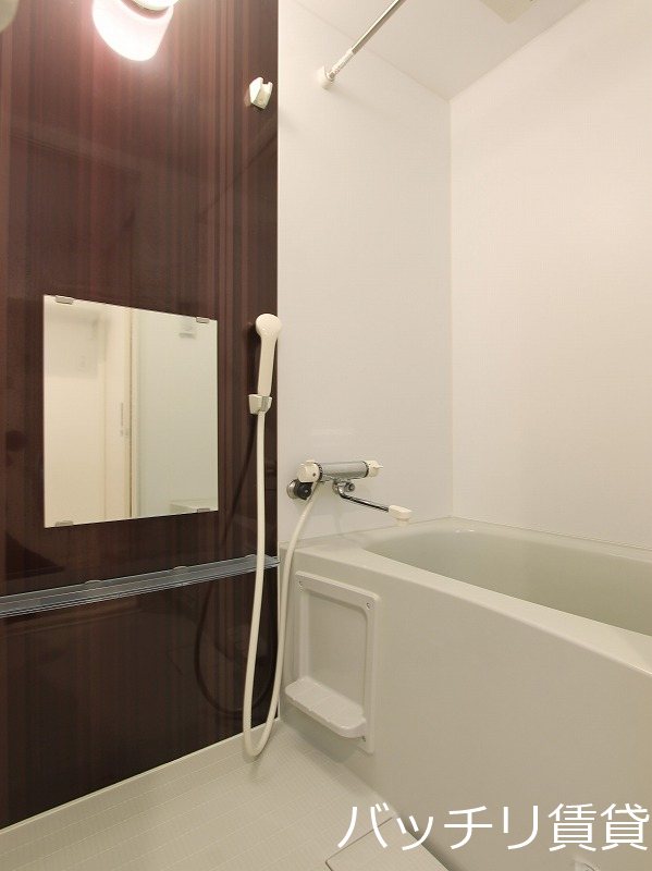 バス・シャワールーム　同型タイプの為、現状を優先致します。