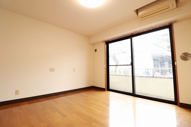 居室・リビング　※別部屋参考写真
