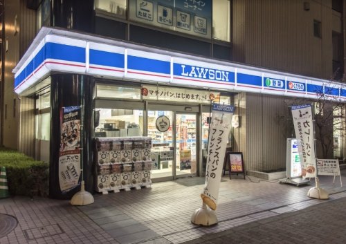 コンビニ　ローソン 月島駅前店（コンビニ）まで215m