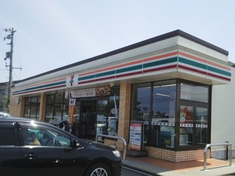 コンビニ　セブンイレブン富山地角店（コンビニ）まで2200m