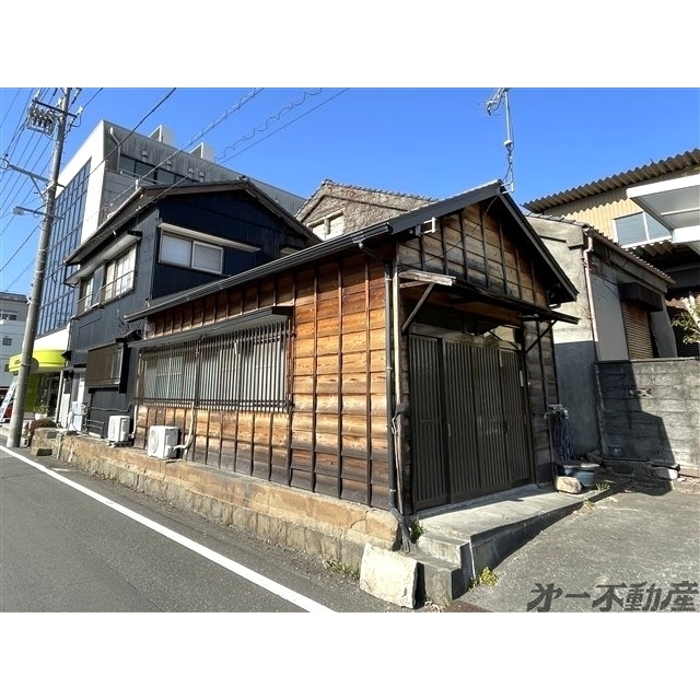 エントランス　建物外観