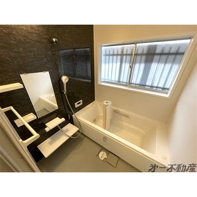 バス・シャワールーム　バスルーム