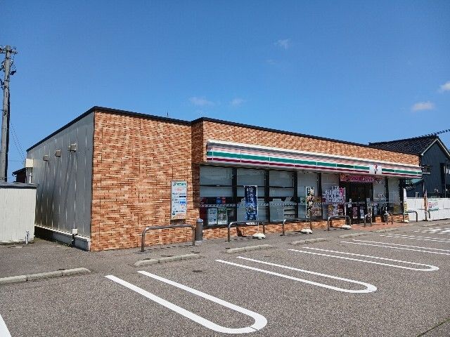 コンビニ　セブンイレブン射水一番町店（コンビニ）まで450m