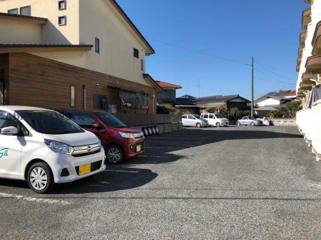 駐車場　駐車場